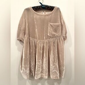 ✨Free People Tops| We the Free Moon City Velvet top in light pink✨